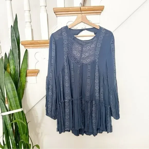 Free People Navy Blue Kiss Kiss Lace Inset Flowy Tunic Mini Dress Size XS Free People Navy Blue Kiss Kiss Lace Inset Flowy Tunic Mini Dress Size XS